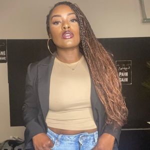 Meet your Posher, Queandra